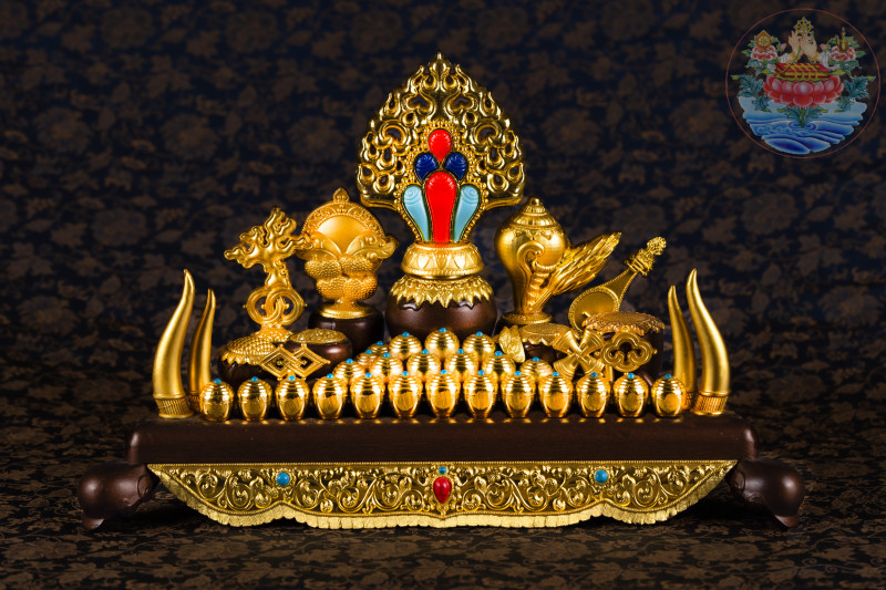 輪王七珍寶、八瑞物、五妙欲、摩尼寶   百寶總集法寶